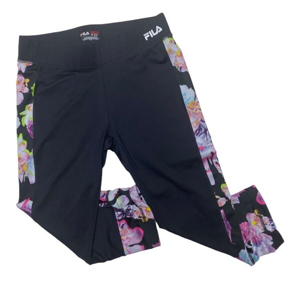 FILA Sport Women’s Live in Motion Black Multicolor Floral Athletic Capri Pants - Picture 1 of 11